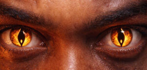 Ein Augenpaar. Die Pupillen wurden mithilfe eines Grafikprogramms schlitzartig umgeformt.