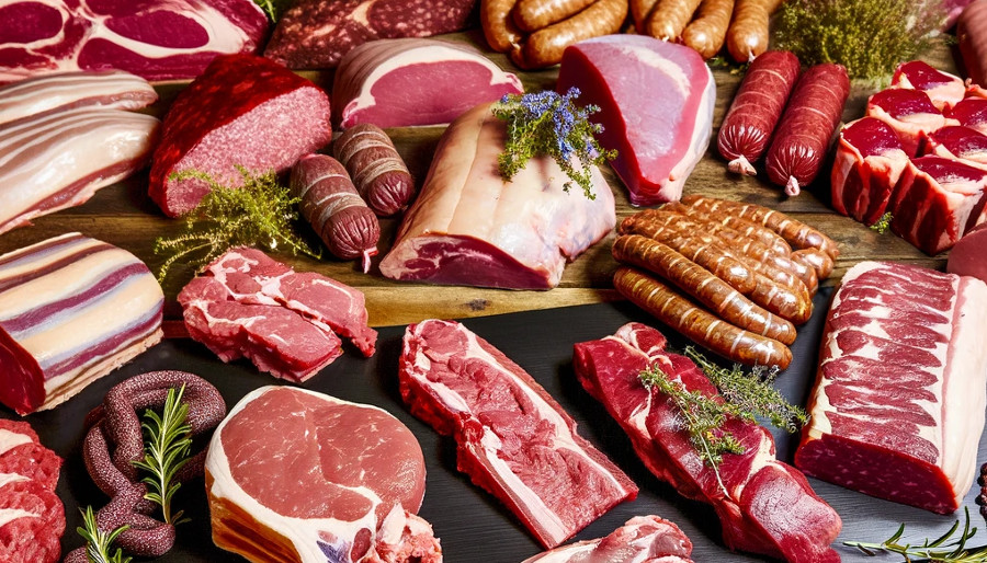 Eine Palette verschiedener Fleisch-und Wurstwaren